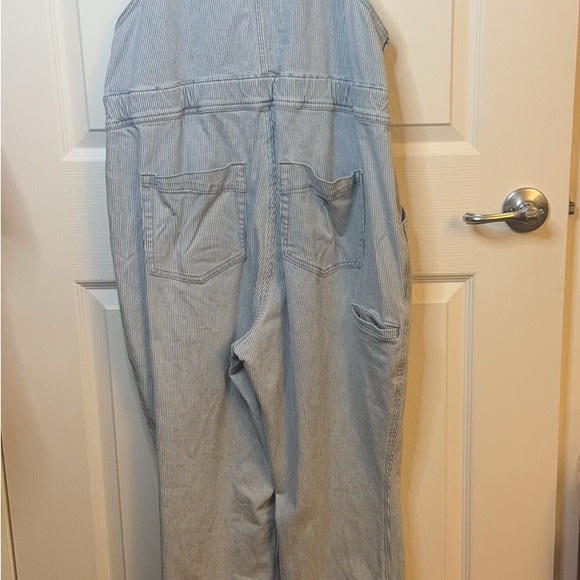 Duluth Trading Co Women's Rootstock Gardening Zip-Front Overalls - Picture 11 of 12